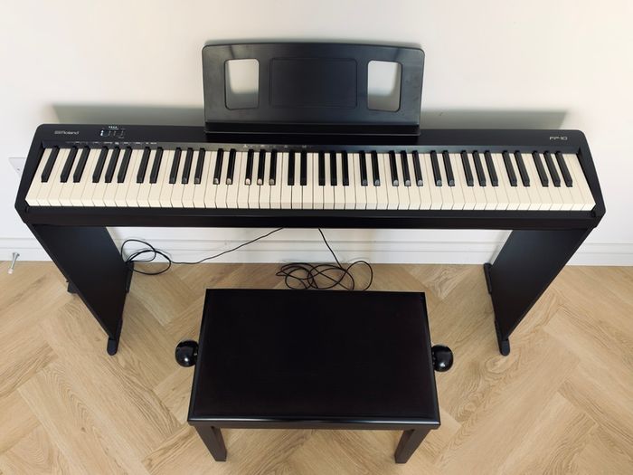Roland FP-10 Digital Piano - Full Set with Stand, Stool & Pedal - Perfect Condition