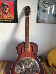 Fender Paramount PR-180E acoustic resonator