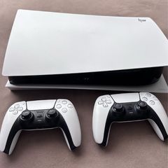 PS5 Disc version First edition 1Tb 2 Dual sense Controller