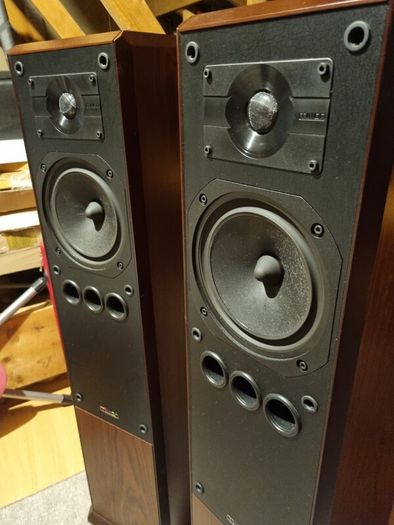 Mission 752 speakers (One is blown)