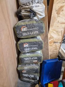 self levelling compound