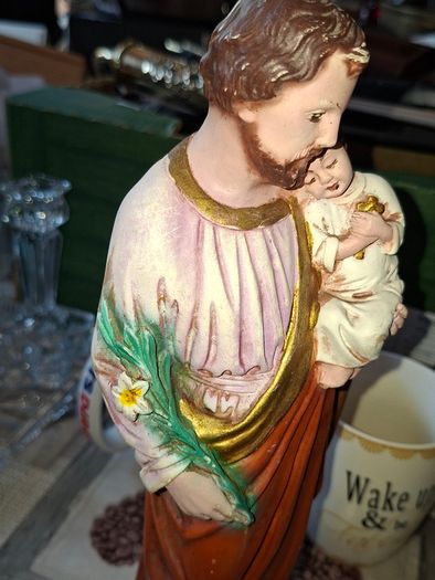 Beautiful Old Statue of Saint Joseph holding Baby Jesus, Postage Available or Collection