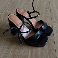river island sandals