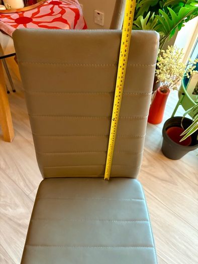 4 kitchen chairs - excellent condition
