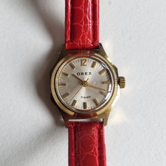Old lady watch!
