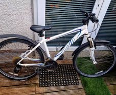 Kids Bike 9+ Specialized