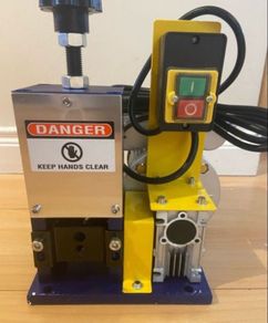 220v  Electric Powered Wire Stripping Machine Automatic Cable Stripper Metal Recycle 1.5-25mm