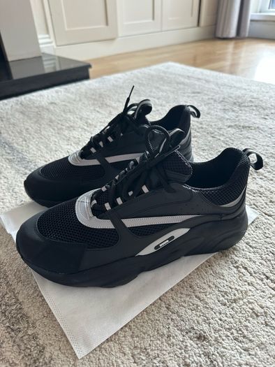 Dior B22
