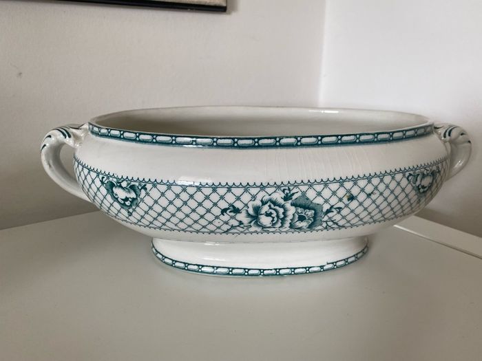 A gorgeous Swedish tureen from 1928-30.