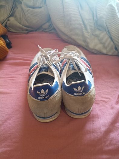 Adidas runners size 9 \ 43