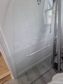 Shower screen silver