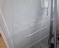 Shower screen silver