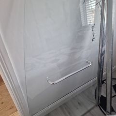 Shower screen silver