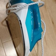 Vitek VT-8307 Steam Iron