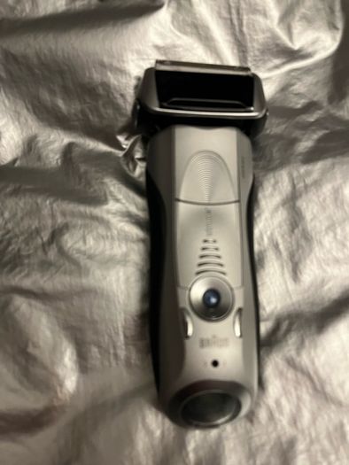 Braun Series 7 electric shaver Wet and Dry