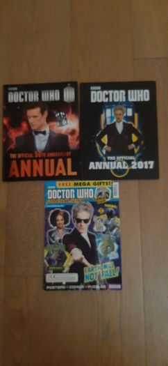 Dr Who Books x 1, Dr Who Comic x 1