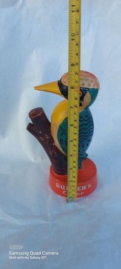 Original bulmers woodpecker display item,collectors item, hard to come by ,little damage on he's beak,,see pictures for condition,,price includes post to anywhere in Ireland, by certificate proof of post, sold as is ..made by Harry E. tunnigcliffe London,
