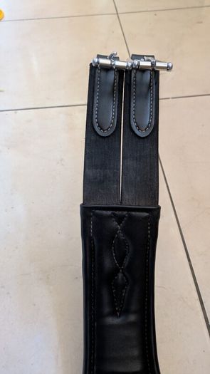 Kentucky Horsewear stud girth black