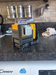 dewalt double beam green laser with battery
