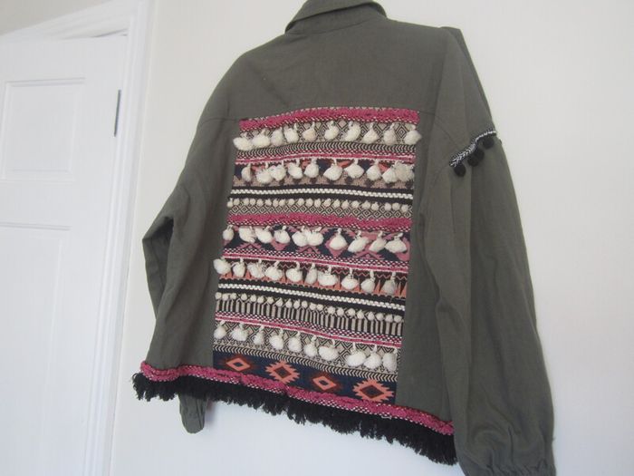 ZARA   trf      size Large