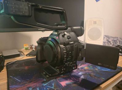 Canon C100 mark 2