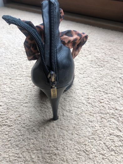 guess high heels
