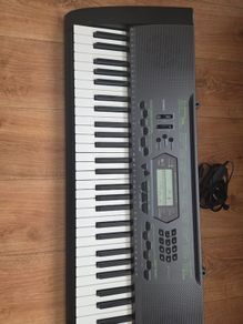 Casio CTK2000 keyboard. Excellent condition, comes with charger