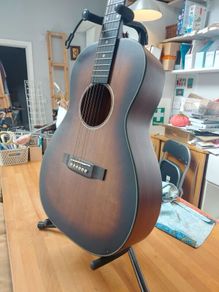 Vintage VE1800AQ Semi-acoustic