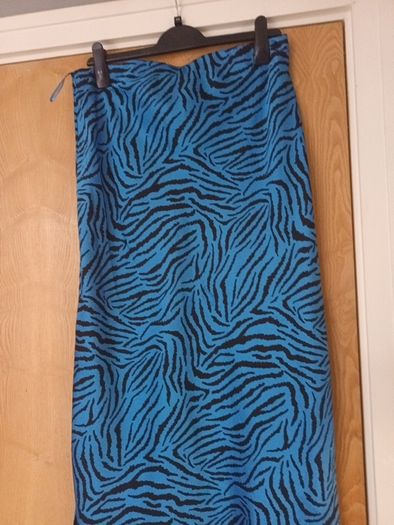 Dunnes  Stores A-Line  Animal  Print  Skirt.  Size 44 - 14-16.  New.