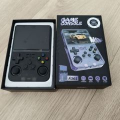 Retro game console