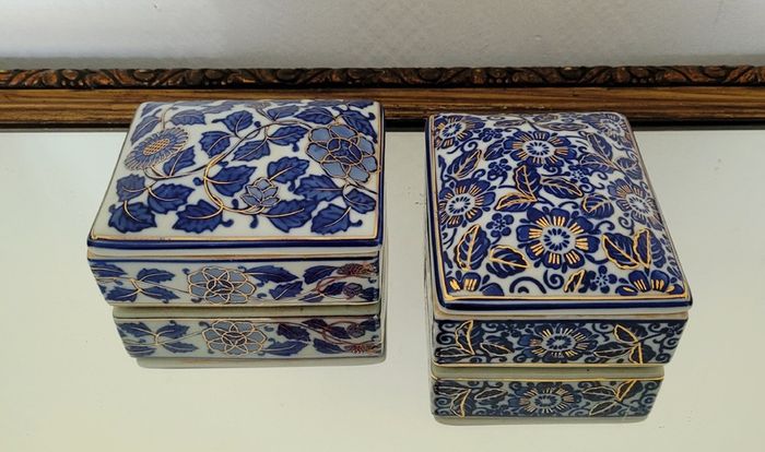 Vintage pair of handpainted ceramic jewellery boxes