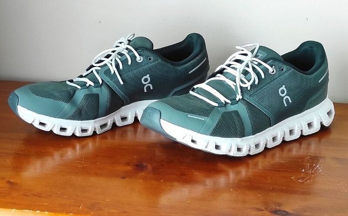 Sneakers On Cloud 6