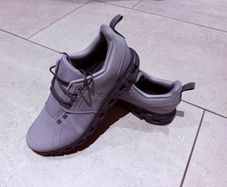 ON Cloud 6 Waterproof Trainers