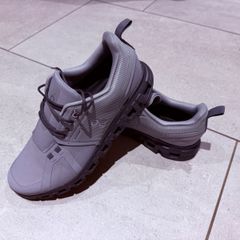 ON Cloud 6 Waterproof Trainers