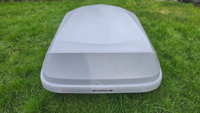 Car roof box 470L and roof bars (rental)