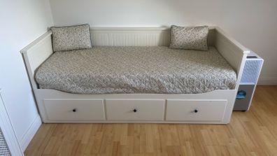 Ikea HEMNES Day-bed w 3 drawers/2 mattresses