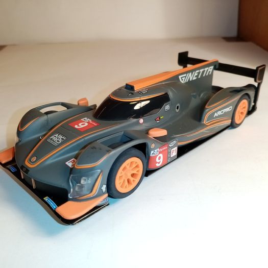 Scalextric Ginetta G60-LT-P1 #9 Slot Car (Le Mans 24hr endurance touring)