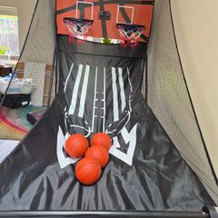 Arcade basketball hoop game