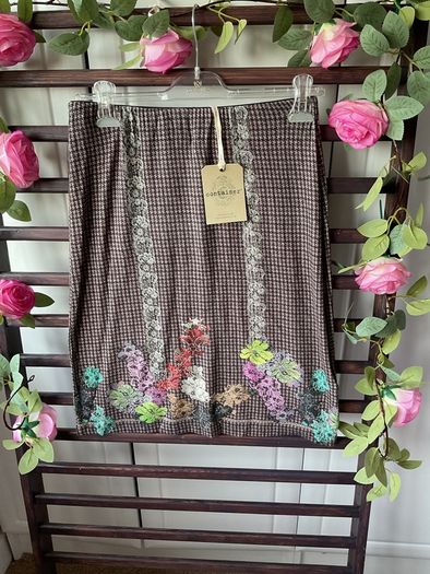 skirt bnwt Container brand size medium herringbone jersey fabric
