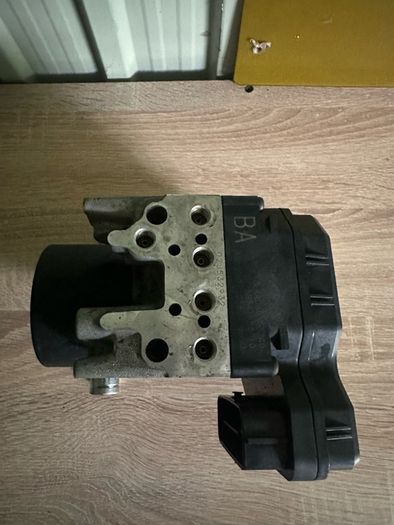 lexus is220d ABS Pump Controller