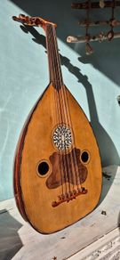 Beautiful Arabic Oud (Lute) with Hard Case