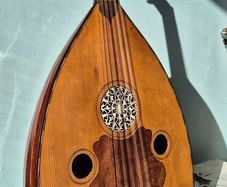 Beautiful Arabic Oud (Lute) with Hard Case