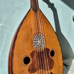 Beautiful Arabic Oud (Lute) with Hard Case