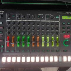 Roland TR-8S Rhythm Performer drum machine
