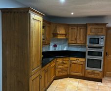 Solid Oak Kitchen & Neff Appliances