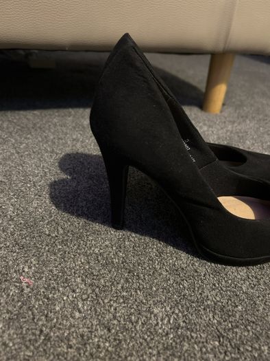 m and s heels