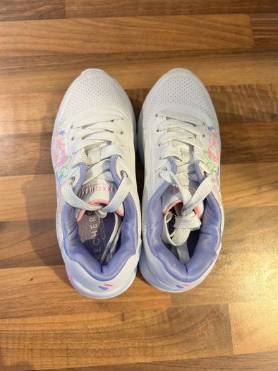 kids sketcher trainers