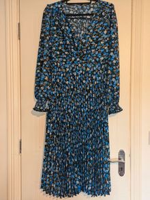 Gorgeous floral pleated midi dress