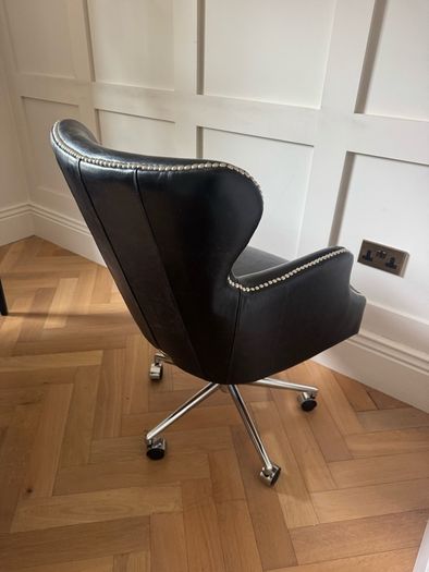 Beautiful Leather Office Swivel Chair