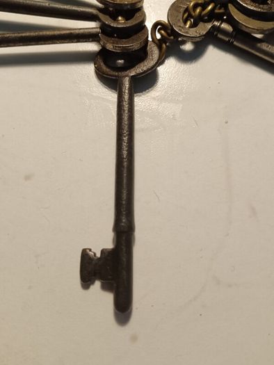 18 Georgian and Victorian Keys